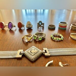 Lot of jewelry